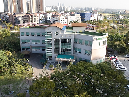 지혜샘어린이도서관 전경