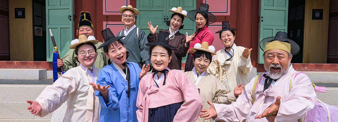 고궁산책의 주민배우들 단체 사진